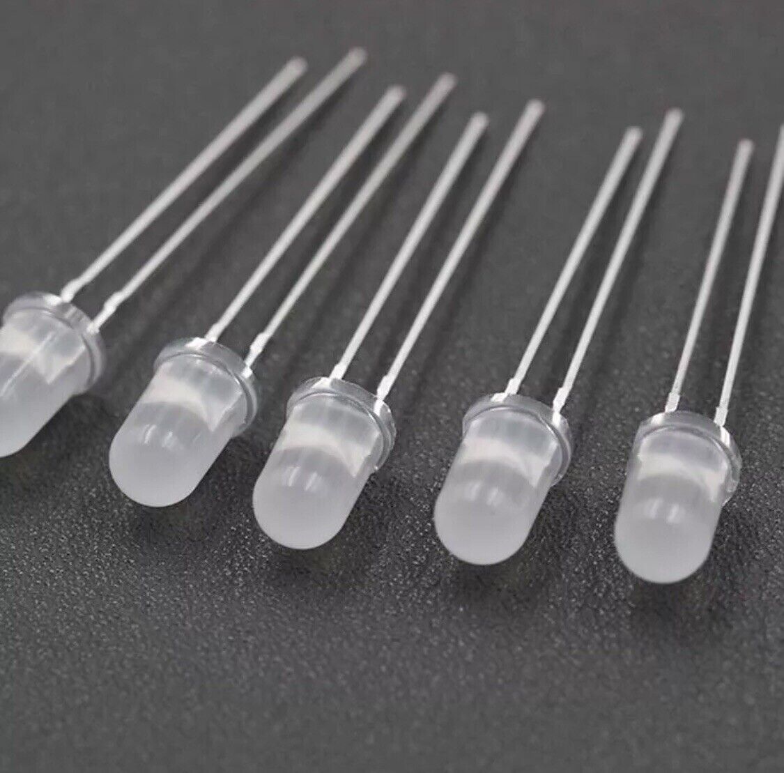 100pcs 5mm White Diffused Round Top LED Diodes Light Emitting Diodes 8000-8500K